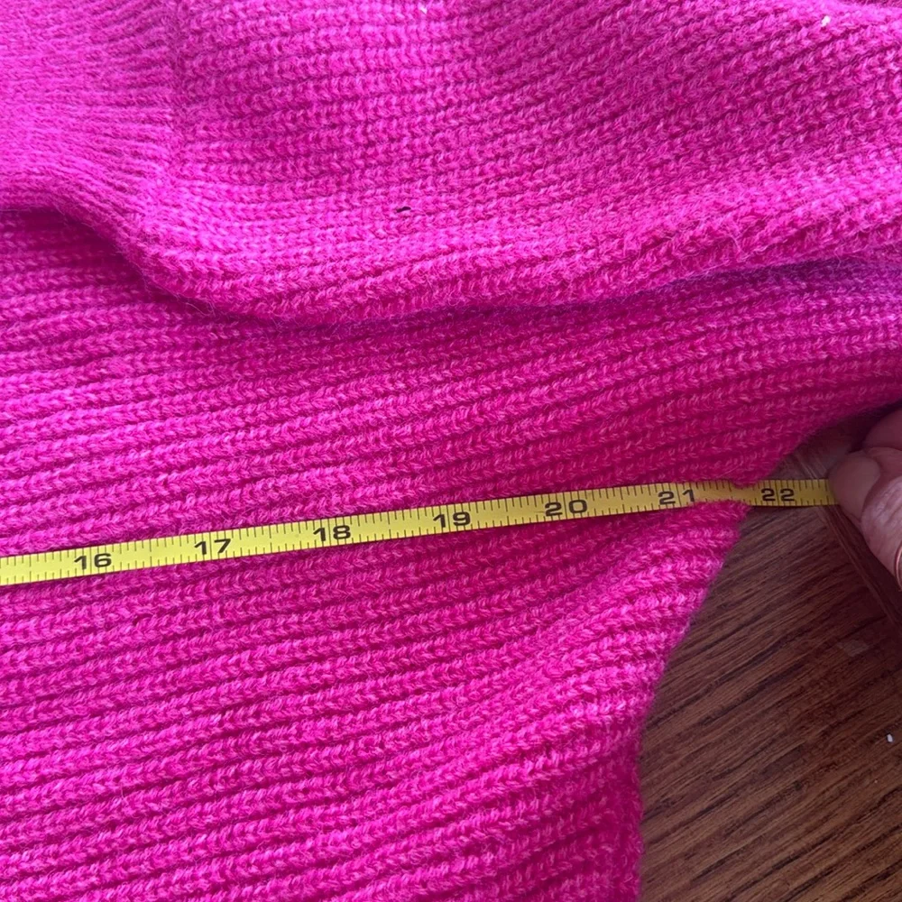 New long sleeve  Pink Sweater - Picture 3 of 4